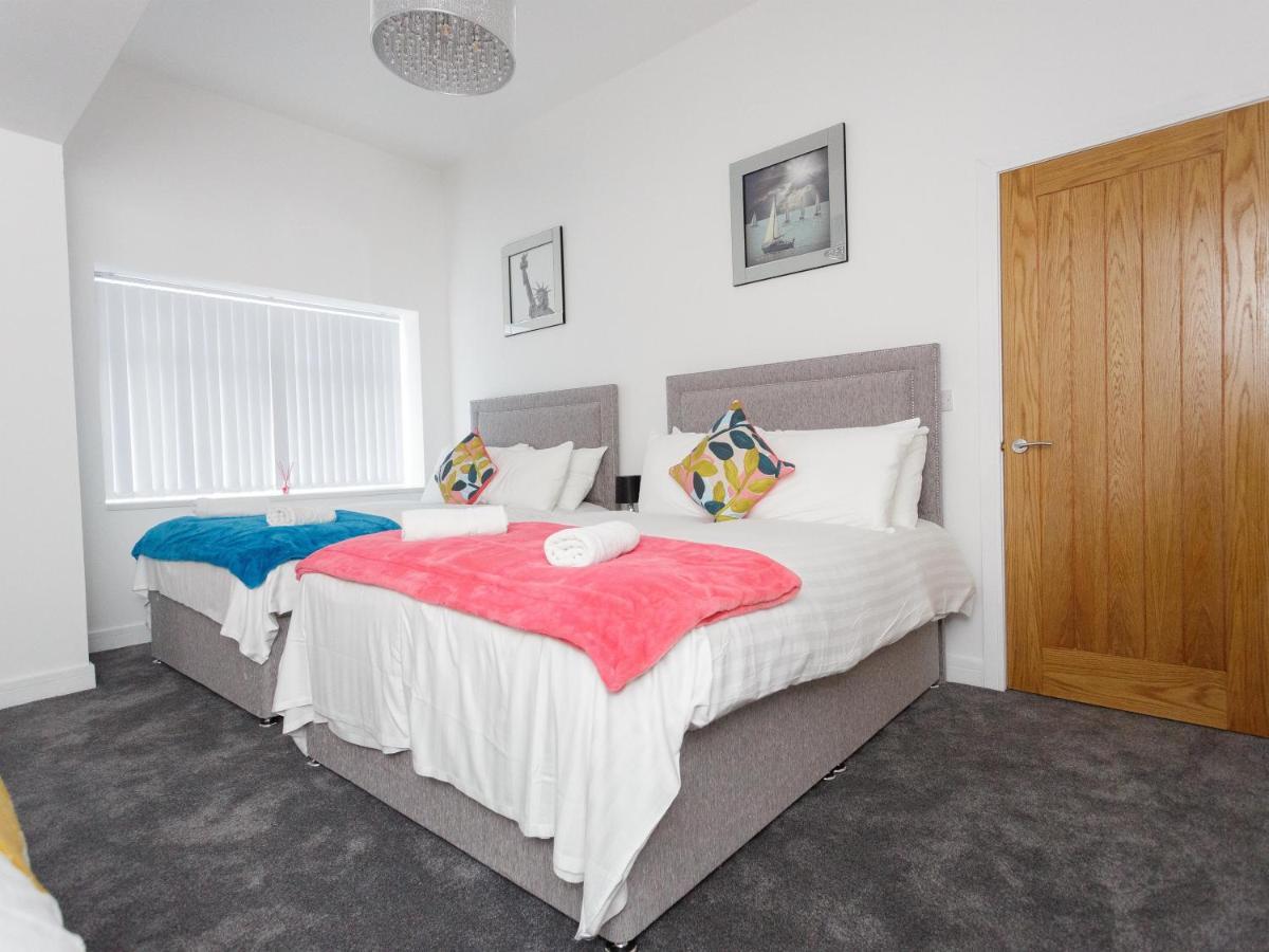 Live in Leeds Greenhill Bungalows Buitenkant foto
